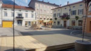 SMJ Tolmina - Trg 1. maja, 25.7 (7)